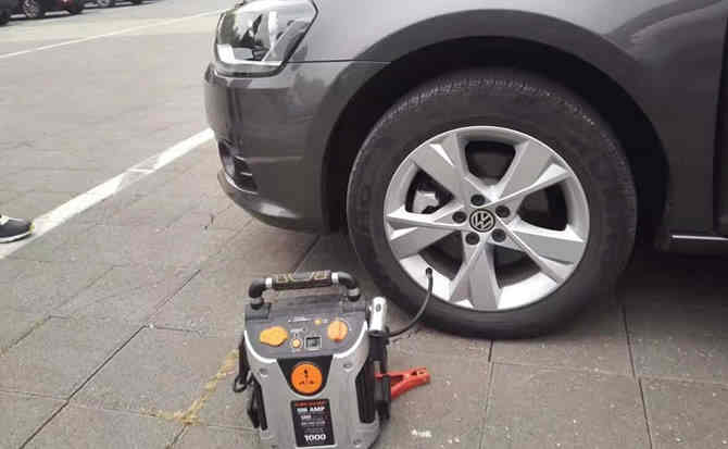 乌拉特前旗汽车搭电案例
