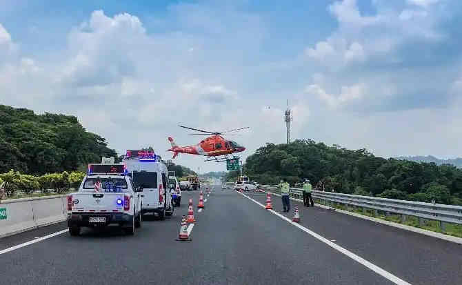 乌拉特前旗高速公路汽车救援案例